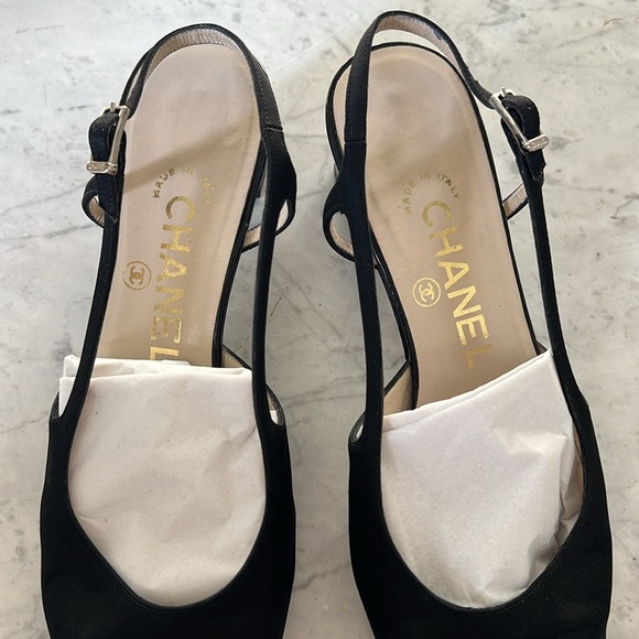 CHANEL Authentic Black Cap-Toe Slingback Heels 36.5 - Picture 2 of 9